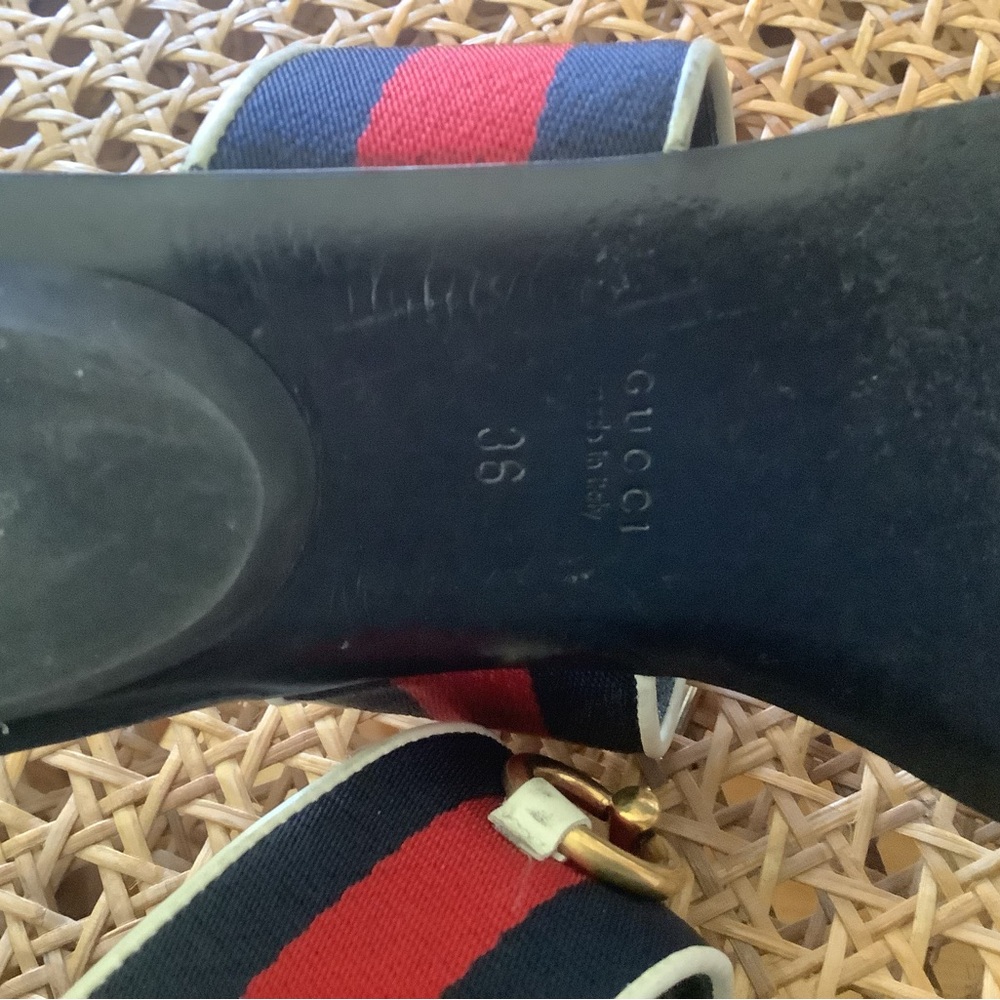 Gucci Black and Red Sandals with Gold Accents - Picture 4 of 7